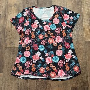 LuLaRoe Classic Tee Floral print Size XL